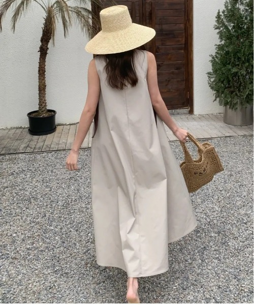BIRTHDAY BASH（バースデイバッシュ）の「【撥水加工】A LINE COLOR DRESS（Aラインカラードレス）（ワンピース・レディース・ベージュ・SHORT/LONG）」の2枚目の写真