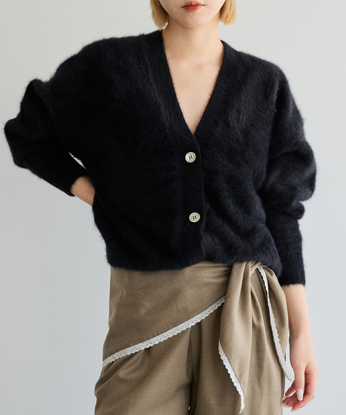 週末値下げ！IENA LA BOUCLE AJAポンポンカーディガン IENA LA BOUCLE フォックス カシミヤ Vカーディガン（カーディガン