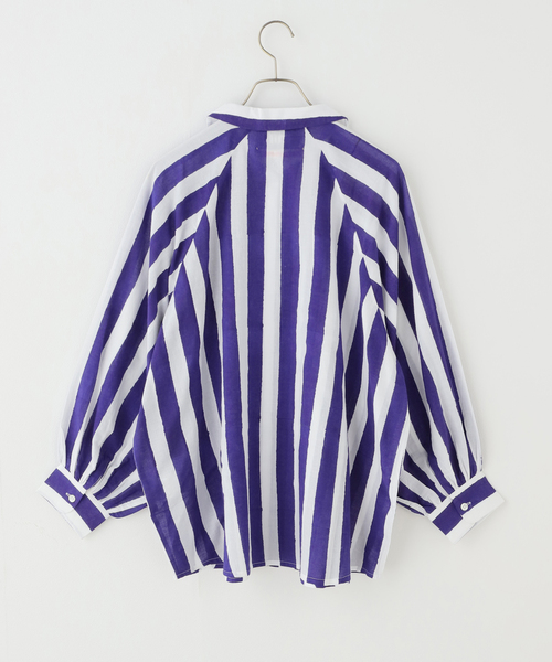 mii（ミー）の「【Mii / ミイ】 BLOCK PRINTED MULTICOLOR STRIPE SHIR（シャツ/ブラウス・レディース・ネイビー・FREE）」の2枚目の写真