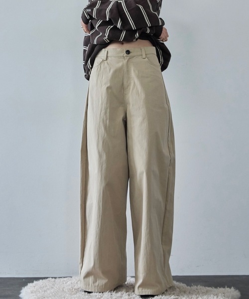 VION(ヴィオン)の「カーブシルエットチノパンツ / Curve Silhouette Chino pants(デニムパンツ・レディース・ネイビー/ベージュ・S/M/ST/MT)」の1枚目の写真