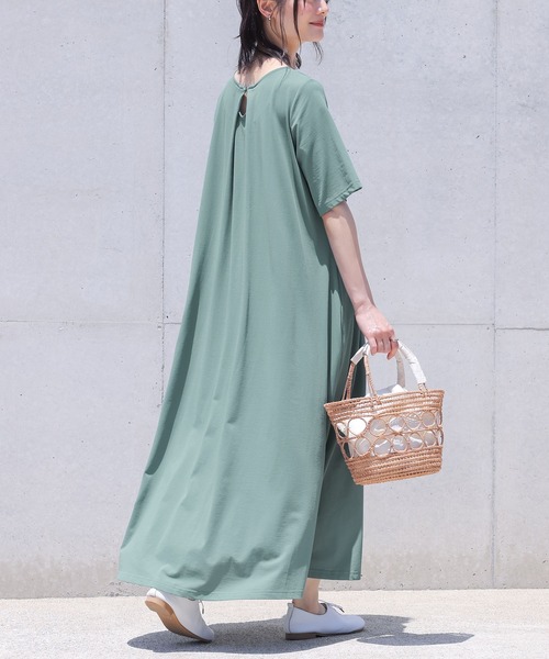 n'OrLABEL（ノアールレーベル）の「【汗じみ防止・吸水速乾・UVカット・遮熱効果】多機能バックデザインワンピース（ワンピース・レディース・グリーン/チャコール/ネイビー・1/2）」の3枚目の写真