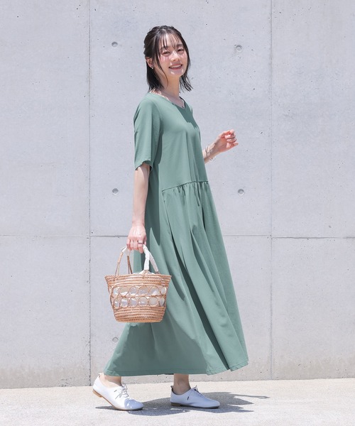 n'OrLABEL（ノアールレーベル）の「【汗じみ防止・吸水速乾・UVカット・遮熱効果】多機能バックデザインワンピース（ワンピース・レディース・グリーン/チャコール/ネイビー・1/2）」の7枚目の写真