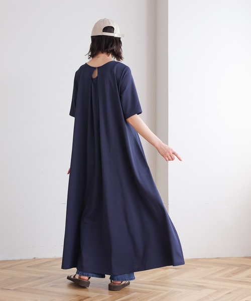 n'OrLABEL（ノアールレーベル）の「【汗じみ防止・吸水速乾・UVカット・遮熱効果】多機能バックデザインワンピース（ワンピース・レディース・グリーン/チャコール/ネイビー・1/2）」の17枚目の写真