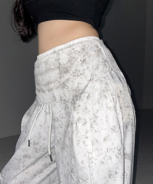 me+em select(ミームセレクト)の「【 2color 】ガーターレイヤードヴィンテージタックワイドパンツ / garter layered vintage tack wide pants(その他パンツ・レディース・ホワイト/ブラック・FREE)」の6枚目の写真