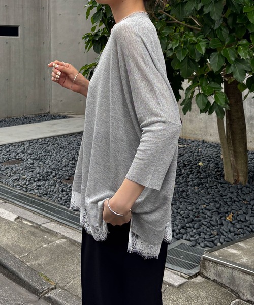 COLLAGE GALLARDAGALANTE(コラージュガリャルダガランテ)の「日焼け・冷房対策/1枚着でも羽織りでもオシャレに決まる/サラサラ裾レースドッキングシアーカーディガン/ZOZO限定(カーディガン/ボレロ・レディース・グレー/ブラック/ブラウン/オフホワイト・FREE)」の7枚目の写真