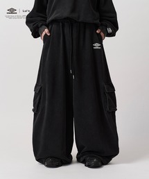 UMBRO（アンブロ）の「【UMBRO for Lui's】BALLOON CURVE CARGO SWEAT PANTS   バルーンカーブカーゴスウェットパンツ（スウェットパンツ）」