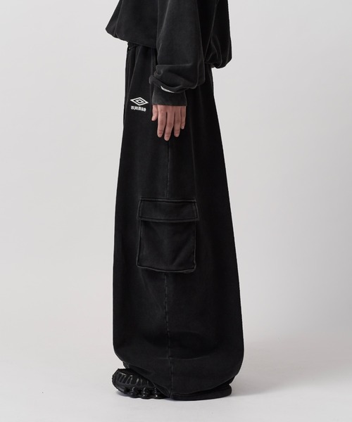 UMBRO(アンブロ)の「【UMBRO for Lui's】BALLOON CURVE CARGO SWEAT PANTS / バルーンカーブカーゴスウェットパンツ(スウェットパンツ・メンズ・ブラック/アイボリー・S/M)」の9枚目の写真