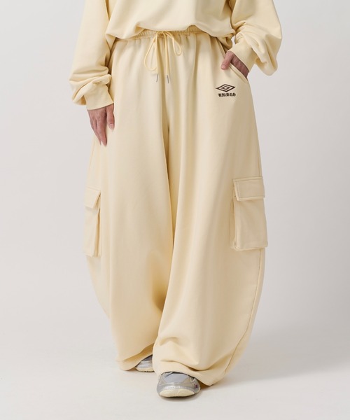 UMBRO(アンブロ)の「【UMBRO for Lui's】BALLOON CURVE CARGO SWEAT PANTS / バルーンカーブカーゴスウェットパンツ(スウェットパンツ・メンズ・ブラック/アイボリー・S/M)」の16枚目の写真