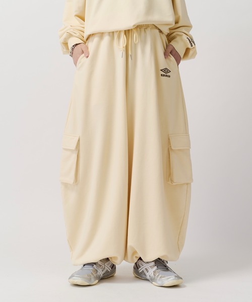 UMBRO(アンブロ)の「【UMBRO for Lui's】BALLOON CURVE CARGO SWEAT PANTS / バルーンカーブカーゴスウェットパンツ(スウェットパンツ・メンズ・ブラック/アイボリー・S/M)」の19枚目の写真