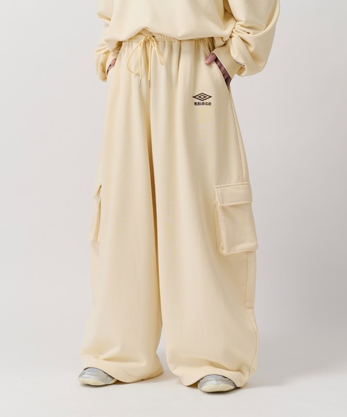 UMBRO(アンブロ)の「【UMBRO for Lui's】BALLOON CURVE CARGO SWEAT PANTS / バルーンカーブカーゴスウェットパンツ(スウェットパンツ・メンズ・ブラック/アイボリー・S/M)」の17枚目の写真