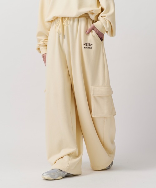 UMBRO(アンブロ)の「【UMBRO for Lui's】BALLOON CURVE CARGO SWEAT PANTS / バルーンカーブカーゴスウェットパンツ(スウェットパンツ・メンズ・ブラック/アイボリー・S/M)」の18枚目の写真