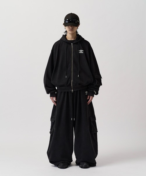 UMBRO(アンブロ)の「【UMBRO for Lui's】BALLOON CURVE CARGO SWEAT PANTS / バルーンカーブカーゴスウェットパンツ(スウェットパンツ・メンズ・ブラック/アイボリー・S/M)」の11枚目の写真