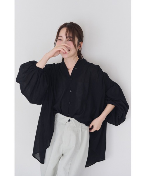 FMiBL(ファミル)の「ボリュームスリーブコットンブラウス(シャツ/ブラウス・レディース・ブラック/ホワイト/アイボリー・FREE)」の3枚目の写真