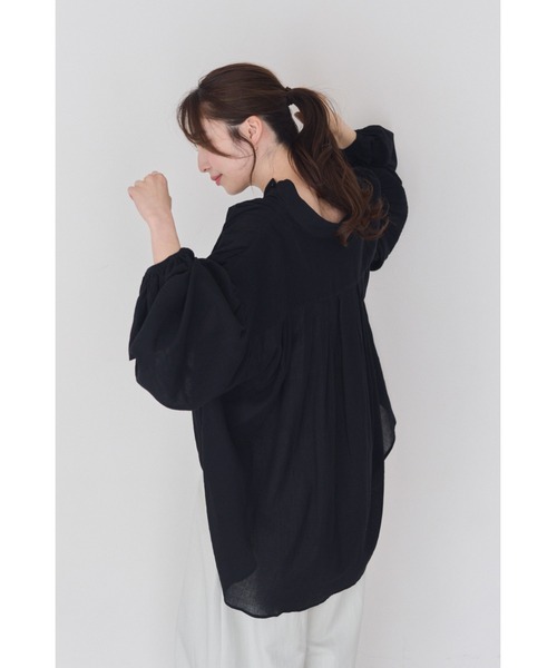 FMiBL(ファミル)の「ボリュームスリーブコットンブラウス(シャツ/ブラウス・レディース・ブラック/ホワイト/アイボリー・FREE)」の9枚目の写真