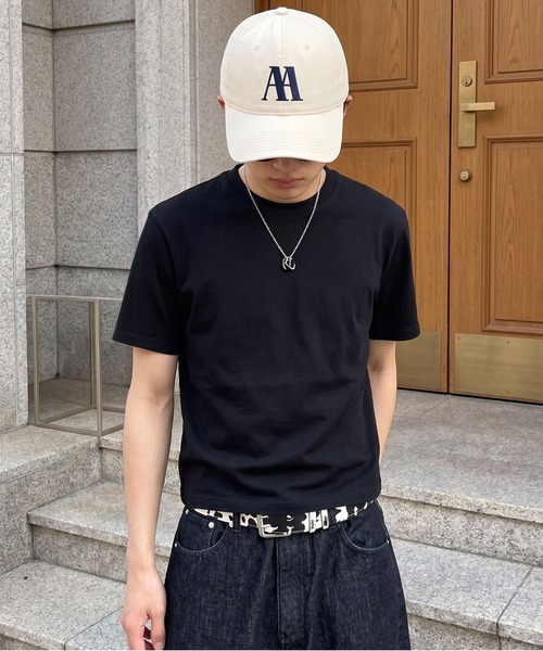 SPINNS（スピンズ）の「コットンキャップ/モノグラム風イニシャル刺繍ロゴ（キャップ・メンズ・ブラック/ホワイト・ONESIZE）」の4枚目の写真