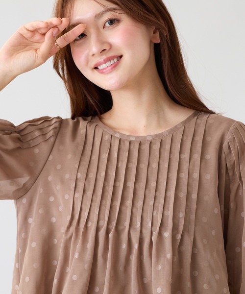Rose Tiara（ローズティアラ）の「ピンタックフレアブラウス（シャツ/ブラウス・レディース・ブラック/ブラウン・38/42/46）」の21枚目の写真