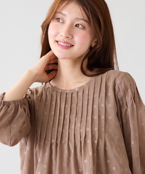 Rose Tiara（ローズティアラ）の「ピンタックフレアブラウス（シャツ/ブラウス・レディース・ブラック/ブラウン・38/42/46）」の22枚目の写真