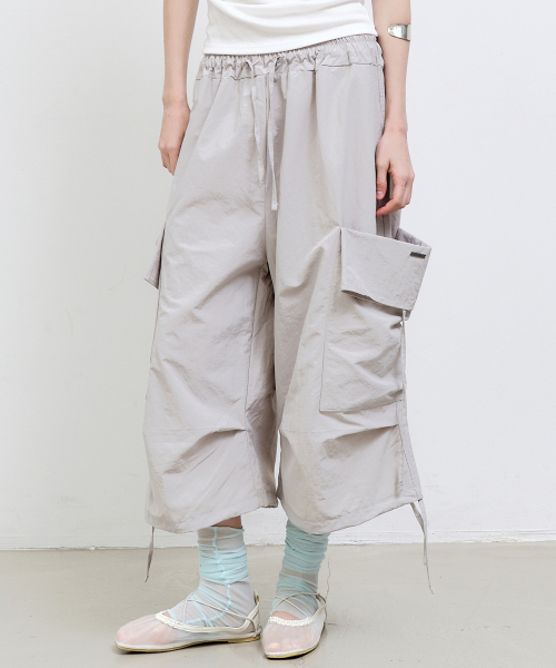 NICK&NICOLE(ニックアンドニコール)の「BERMUDA UTILITY CARGO PANTS_GRAY(スウェットパンツ・レディース・その他・FREE)」の2枚目の写真