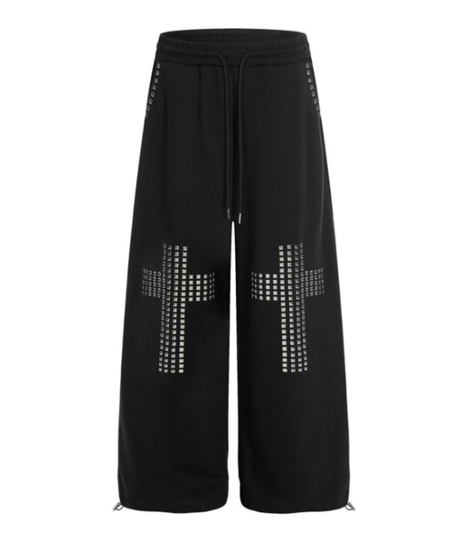 FreeZone(フリーゾーン)の「スタッズクロス ワイドスウェットパンツ(スウェットパンツ・レディース・ブラック・SMALL/MEDIUM/LARGE)」の3枚目の写真