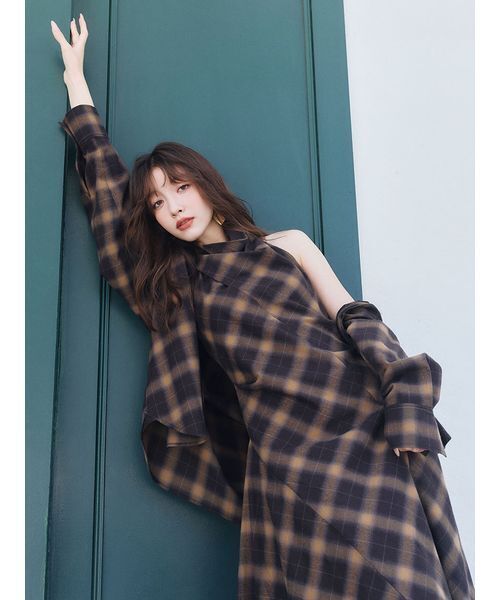 LILY BROWN(リリーブラウン)の「オンブレーツイストネルシャツ(シャツ/ブラウス・レディース・ブラウン/グリーン/ホワイト・F)」の1枚目の写真