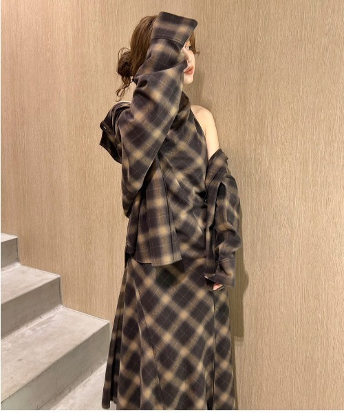 LILY BROWN(リリーブラウン)の「オンブレーツイストネルシャツ(シャツ/ブラウス・レディース・ブラウン/グリーン/ホワイト・F)」の7枚目の写真