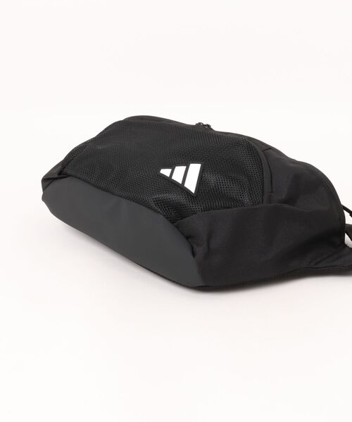 adidas（アディダス）の「《adidas》ユーティリティークロスボディーバッグ（ボディバッグ/ウエストポーチ・メンズ・ブラック/ライトグレー・フリー）」の3枚目の写真