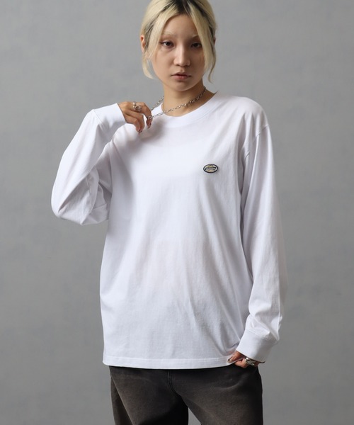 Dickies(ディッキーズ)の「【GENUINE DICKIES/ジェニュインディッキーズ】ワンポイント ミニ刺繍 ワッペン クルーネック 長袖 Tシャツ(Tシャツ/カットソー・メンズ・モカ/ダークグリーン/ブラック/ホワイト・L/XL/M)」の1枚目の写真