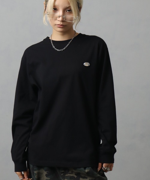 Dickies(ディッキーズ)の「【GENUINE DICKIES/ジェニュインディッキーズ】ワンポイント ミニ刺繍 ワッペン クルーネック 長袖 Tシャツ(Tシャツ/カットソー・メンズ・モカ/ダークグリーン/ブラック/ホワイト・L/XL/M)」の2枚目の写真