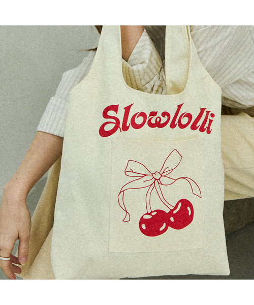 SLOWLOLLI(スローローリ)の「Cherry-printed mini bag - Black(エコバッグ/サブバッグ・レディース・ブラック/Beige・FREE)」の2枚目の写真