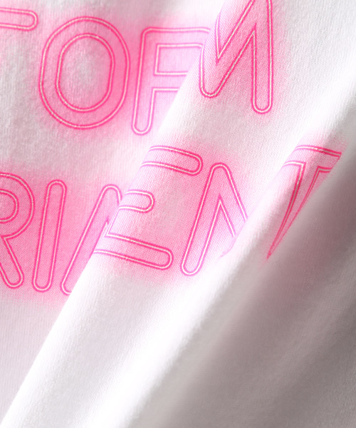 uniform experiment(ユニフォームエクスペリメント)の「NEON TEE(Tシャツ/カットソー・メンズ・ネイビー/ホワイト/ブラック・1/2/3)」の8枚目の写真