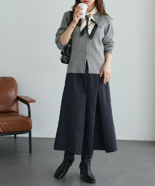 Pierrot(ピエロ)の「ミドル丈タックフレアスカート(スカート・レディース・ブラウン/ネイビー・M/L)」の14枚目の写真