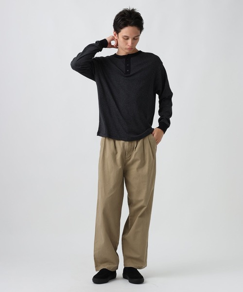 Robert P.Miller（ロバート ピー ミラー）の「[WEB限定]【Robert P.Miller】Panel Rib Henryneck Tee（Tシャツ/カットソー・メンズ・ネイビー/ブラック/ダークグレー/オフホワイト・X-LARGE/MEDIUM/LARGE）」の13枚目の写真