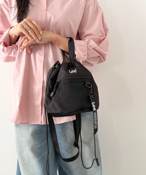 Lee(リー)の「Lee.撥水ポリエステル 2WAY巾着ショルダーバッグ.巾着バッグ(ショルダーバッグ・レディース・ブラック×グリーン/ブラック×ピンク/ブラック×パープル/ブラック×ホワイト/ブラック×ブラック・FREE)」の7枚目の写真