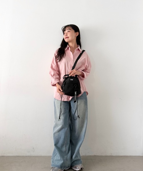 Lee(リー)の「Lee.撥水ポリエステル 2WAY巾着ショルダーバッグ.巾着バッグ(ショルダーバッグ・レディース・ブラック×グリーン/ブラック×ピンク/ブラック×パープル/ブラック×ホワイト/ブラック×ブラック・FREE)」の10枚目の写真