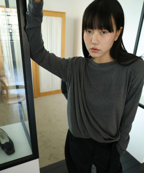 LYNTE(リンテ)の「ダブルドレープトップ(チャコール)(Tシャツ/カットソー・レディース・その他・FREE)」の4枚目の写真