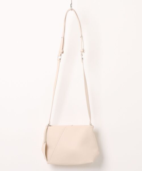 MM6 Maison Margiela（ｴﾑｴﾑｼｯｸｽ ﾒｿﾞﾝ ﾏﾙｼﾞｪﾗ）の「MM6 FOLDED J SHOULDER BAG（ショルダーバッグ・レディース・オフホワイト・FREE）」の8枚目の写真