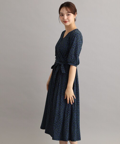 LAURA ASHLEY(ローラアシュレイ)の「【WEB限定/ジャージ素材/洗える/M_LL3サイズ】クィントン ヴァインズ柄ワンピース(ワンピース・レディース・ブラック系・38/40/42)」の15枚目の写真