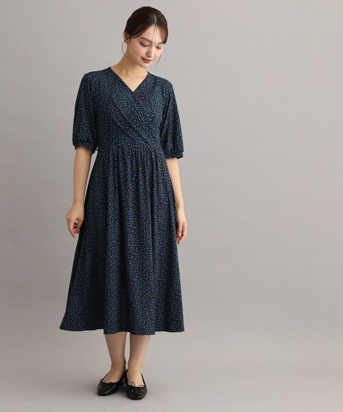 LAURA ASHLEY(ローラアシュレイ)の「【WEB限定/ジャージ素材/洗える/M_LL3サイズ】クィントン ヴァインズ柄ワンピース(ワンピース・レディース・ブラック系・38/40/42)」の14枚目の写真