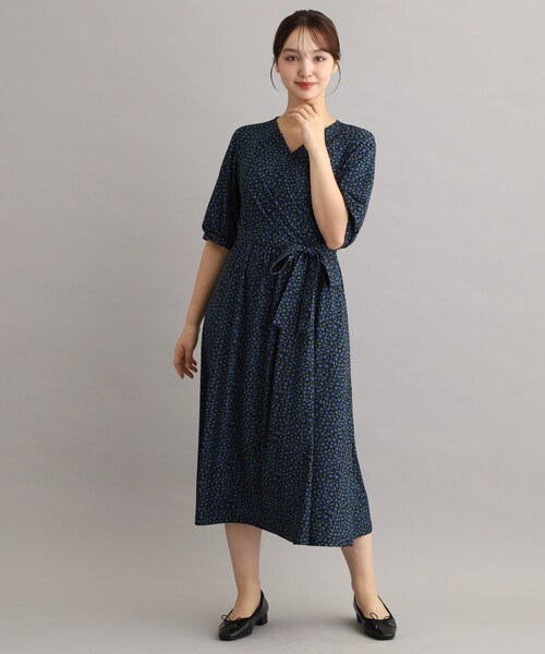 LAURA ASHLEY(ローラアシュレイ)の「【WEB限定/ジャージ素材/洗える/M_LL3サイズ】クィントン ヴァインズ柄ワンピース(ワンピース・レディース・ブラック系・38/40/42)」の13枚目の写真