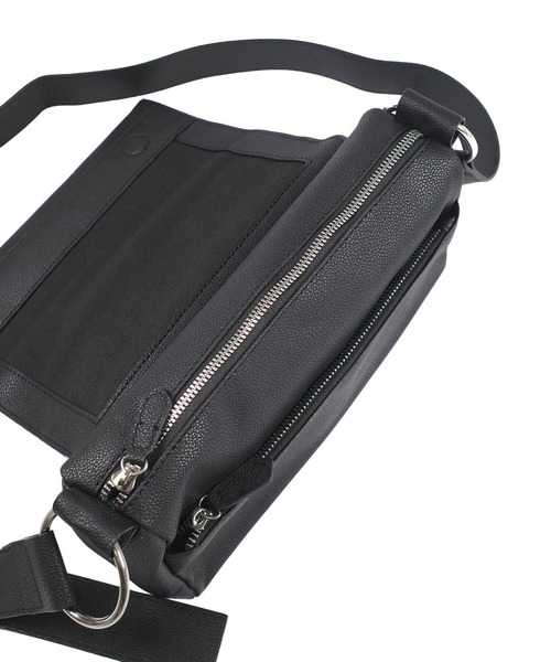 INNOCENT（イノセント）の「【BAG1】レディース ドットデザイン PUレザー ショルダーバッグ（ショルダーバッグ・レディース・ベージュ/シルバー/ブラック・FREE）」の14枚目の写真