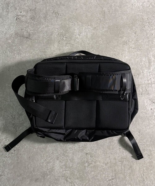 NOIR(ノワール)の「【NoiR(ノワール)】Transistorshoulder / トランジスタショルダー / N26004 / 20.4~33L / ユニセックス【WEB限定】(ショルダーバッグ・メンズ・ブラック・フリー)」の7枚目の写真