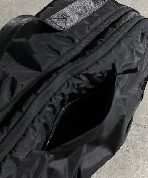 NOIR(ノワール)の「【NoiR(ノワール)】Transistorshoulder / トランジスタショルダー / N26004 / 20.4~33L / ユニセックス【WEB限定】(ショルダーバッグ・メンズ・ブラック・フリー)」の16枚目の写真