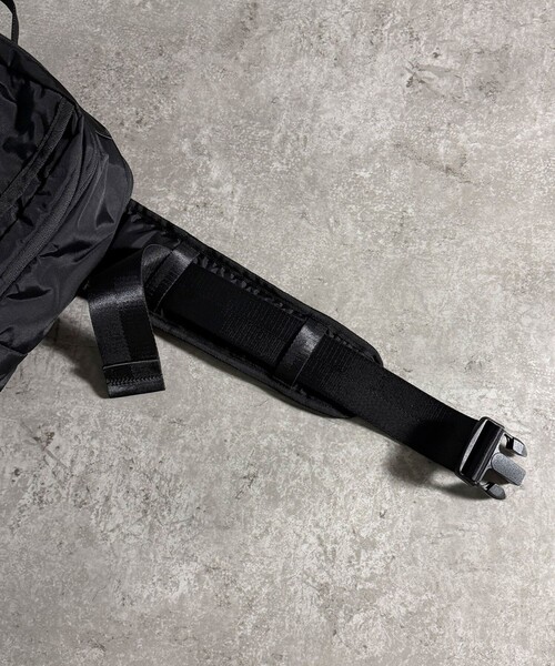 NOIR(ノワール)の「【NoiR(ノワール)】Transistorshoulder / トランジスタショルダー / N26004 / 20.4~33L / ユニセックス【WEB限定】(ショルダーバッグ・メンズ・ブラック・フリー)」の19枚目の写真