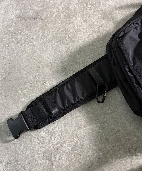 NOIR(ノワール)の「【NoiR(ノワール)】Transistorshoulder / トランジスタショルダー / N26004 / 20.4~33L / ユニセックス【WEB限定】(ショルダーバッグ・メンズ・ブラック・フリー)」の20枚目の写真