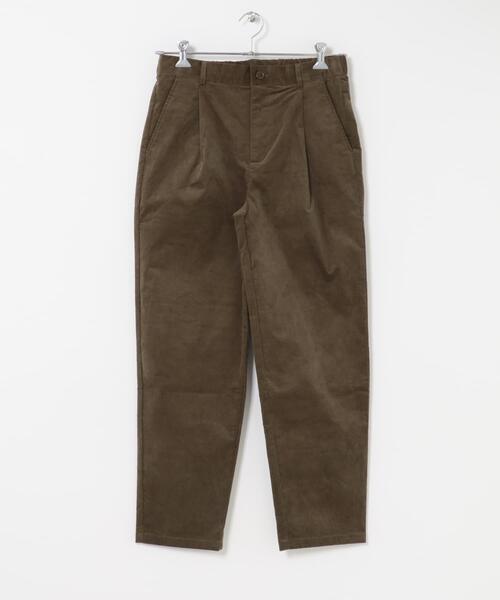 ITEMS URBANRESEARCH(アイテムズ アーバンリサーチ)の「細畝コーデュロイ タックテーパードパンツ(その他パンツ・メンズ・オリーブ/ダークブラウン/ベージュ/ブラック・MEDIUM/LARGE)」の8枚目の写真