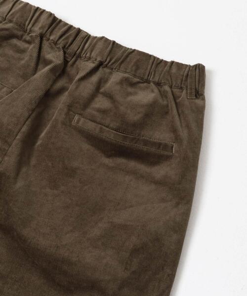 ITEMS URBANRESEARCH(アイテムズ アーバンリサーチ)の「細畝コーデュロイ タックテーパードパンツ(その他パンツ・メンズ・オリーブ/ダークブラウン/ベージュ/ブラック・MEDIUM/LARGE)」の9枚目の写真