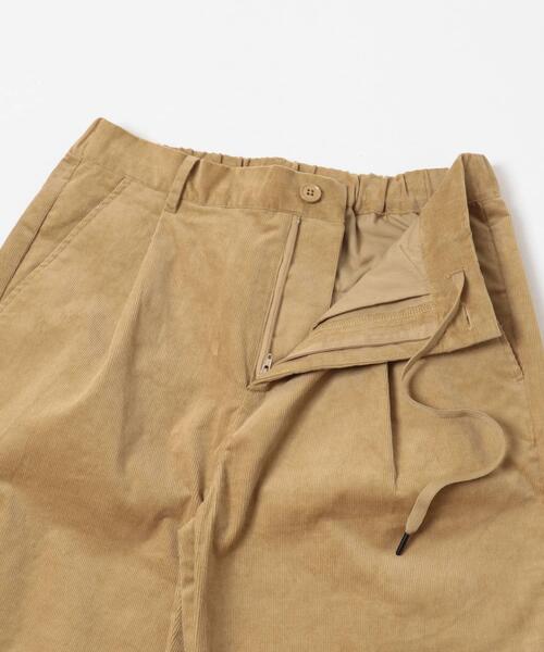 ITEMS URBANRESEARCH(アイテムズ アーバンリサーチ)の「細畝コーデュロイ タックテーパードパンツ(その他パンツ・メンズ・オリーブ/ダークブラウン/ベージュ/ブラック・MEDIUM/LARGE)」の18枚目の写真