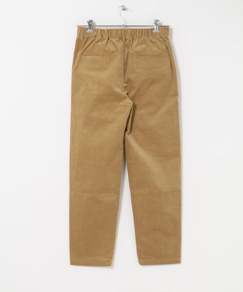 ITEMS URBANRESEARCH(アイテムズ アーバンリサーチ)の「細畝コーデュロイ タックテーパードパンツ(その他パンツ・メンズ・オリーブ/ダークブラウン/ベージュ/ブラック・MEDIUM/LARGE)」の20枚目の写真
