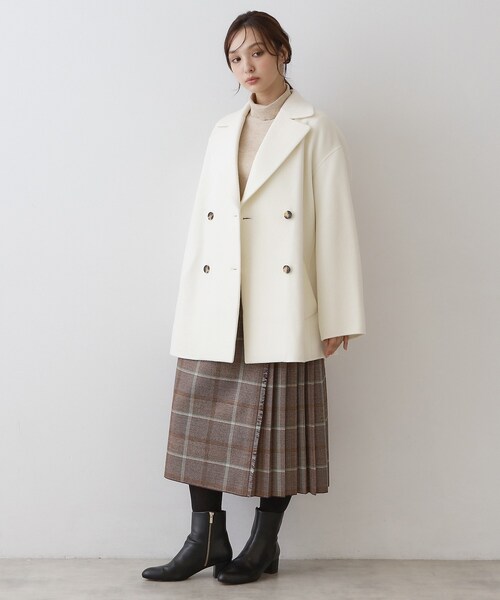 DRESSTERIOR(ドレステリア)の「Super120シャルムウールブレンドミドルコート(チェスターコート・レディース・ベージュ/オフホワイト・38/36)」の6枚目の写真