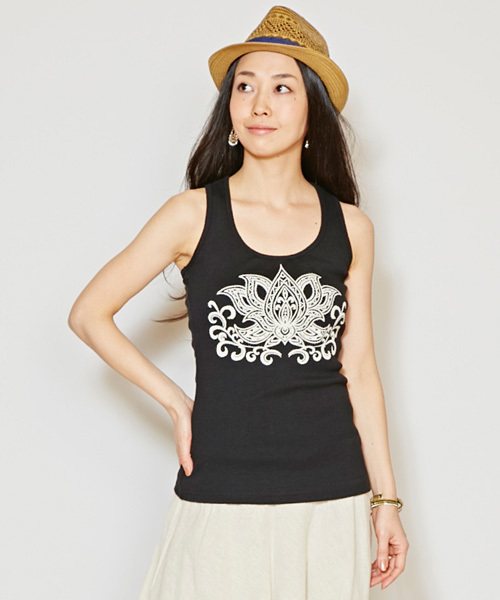 チャイハネ(チャイハネ)の「【チャイハネ】yul ロータスヨガタンク(タンクトップ・レディース・ブラック/ホワイト/グリーン/パープル/イエロー・FREE)」の3枚目の写真